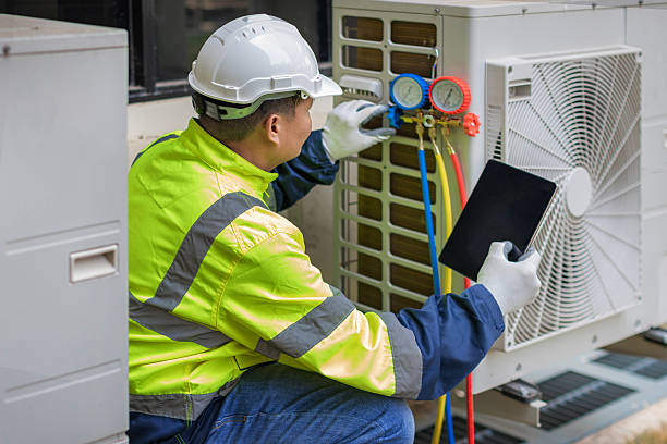 Professional Emergency Hvac Repair technician working in Hemphill, TX